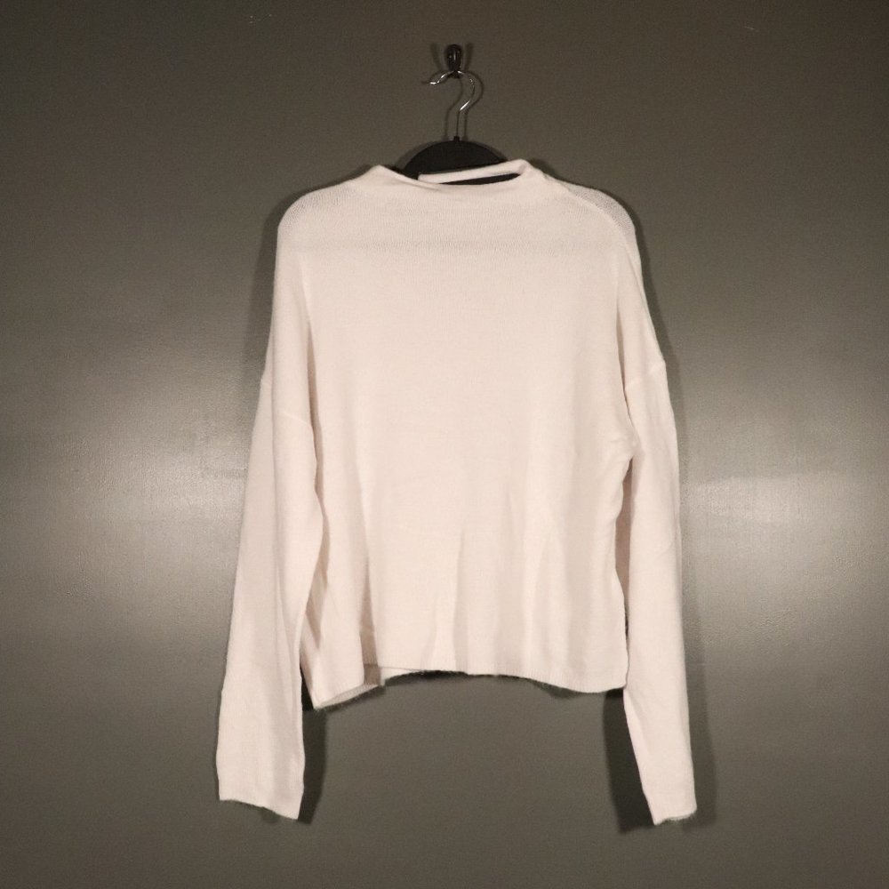 NWOT Silence + Noise X Urban Outfitters Sweater Size Medium